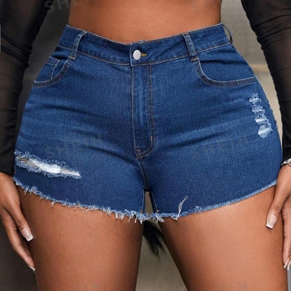 Shorts - Picture 2 of 5